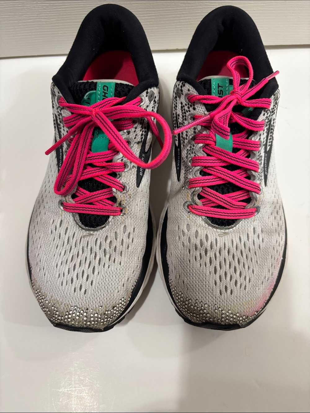 Brooks Women’s White and Pink Running Sneakers